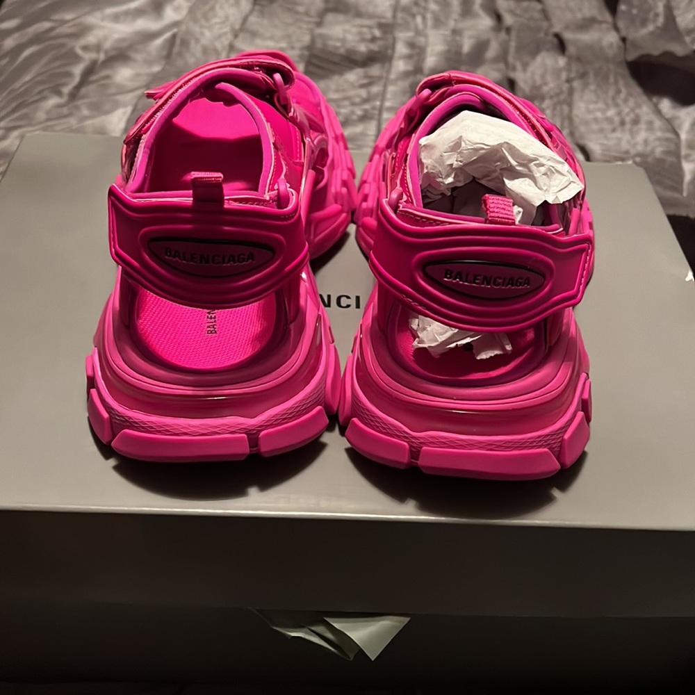 NEW neon pink neoprene and rubber track sandals - Picture 7 of 8